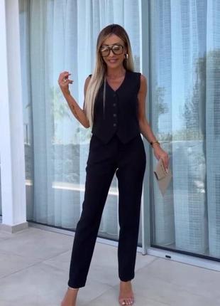 Діловий жіночий костюм жилетка і брюки стильний комплект класичний