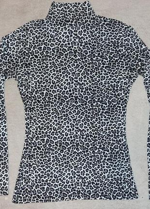 Гольф жіночий, з принтом леопардовим, розмір s, чудовий стан, приталений, тканина бавовна + віскоза