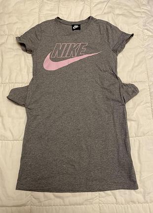 Nike плаття 3