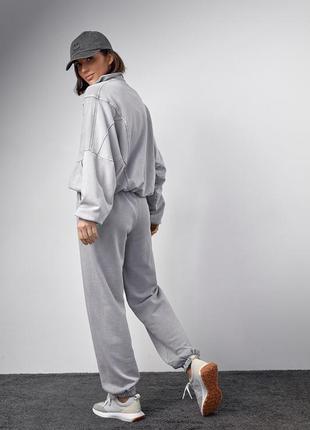 Женский серый стильный качественный костюм комплект двойка 2 кофта на застежке с брюками на резинке3 фото