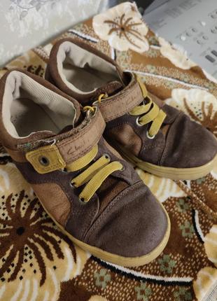 Кросівки clarks замшеві для хлопчика 32 розмір