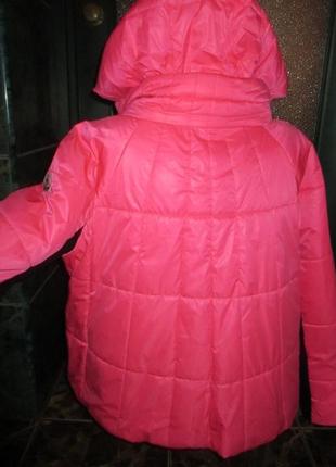 Яркая розовая весенняя курточка трапеция5 фото