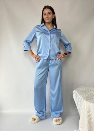 Піжама жіноча шовкова однотонна оверсайз сорочка на гудзиках штани вільного крою на високій посадці якісна блакитна2 фото
