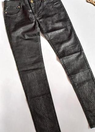 Весняні штани 27 26  розмір джинси зміїний принт glamorous3 фото