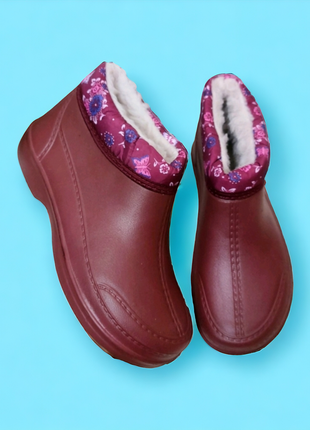 Ботинки/чебитки короткие черного цвета, внутри искусственный мех