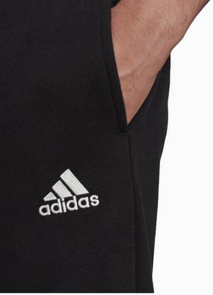 Adidas s/m оригинал usa в наличии мужские черные базовые спортивные штаны размер s/m на флиссе с логотипом adidas оригинал снизу на манжетах3 фото