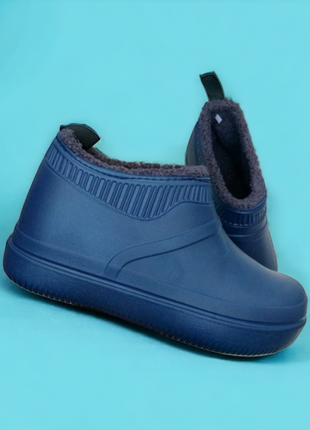 Легкие, удобные утепленные короткие ботинки/галоши темно-синего цвета!2 фото