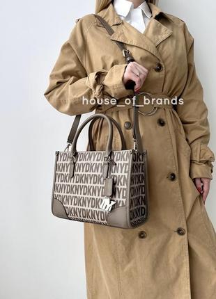 Женская брендовая сумочка dkny perri box satchel сумка кроссбоди тоут тоте оригинал дкну на подарок жене подарок девушке1 фото