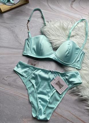 Жіноча білизна від rihanna