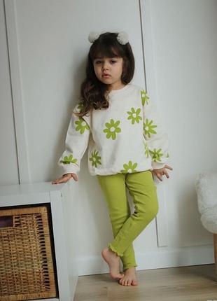 Стильний весняний костюм для дівчинки