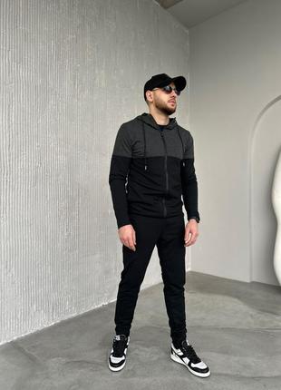 Чоловічий спортивний костюм