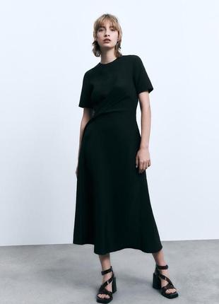 Сукня жіноча чорна із збірками zara new1 фото