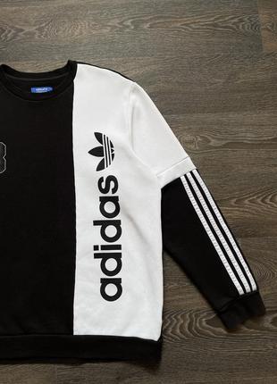 Світшот adidas originals з логотипом на спині5 фото