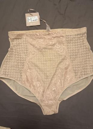 Утягуюча білизна жіноча тілесного кольору нова