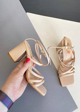 Стильные босоножки летние босоножки беж летние босоножки на квадратном каблуке босоножки на каблуке на каблуке бежевые босоножки беж