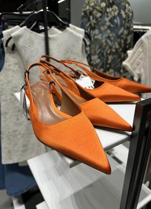 Zara  туфлі жіночі на каблуку класичні5 фото