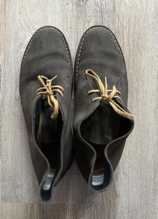 Замшеві черевики clarks