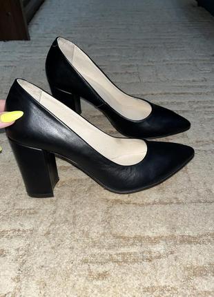 Туфли 38 розмір