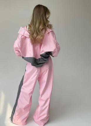 Жіночий спортивний костюм оверсайз з плащівки вітровка на блискавці + штани клеш висока посадка на резинці2 фото