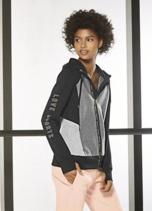 Спортивная кофта на молнии олимпийка с капюшоном