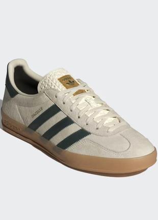 Новинка кеди унісекс бежеві adidas gazelle indoor shoes2 фото