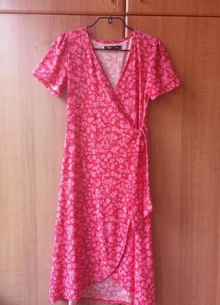 Нова рожева/фуксія коротка літня сукня/плаття sinsay з квітковим принтом.