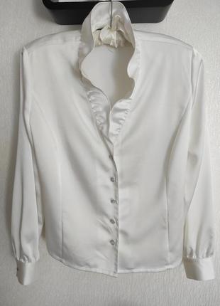 Белая блуза бренда sommermann