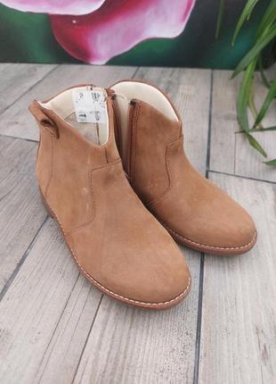 Шкіряні ботинки clarks