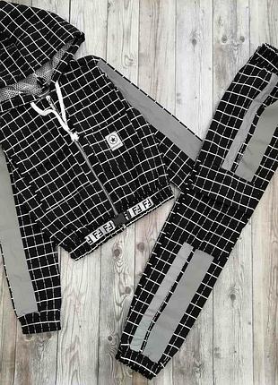 Спортивний костюм на дівчинку