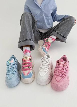 Кайфові молодіжні яскраві кросівки рожеві блакитні білі на високій підошві1 фото