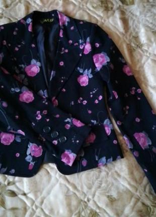 Симпатичный пиджак, жакет в цветы, розы 🌹1 фото