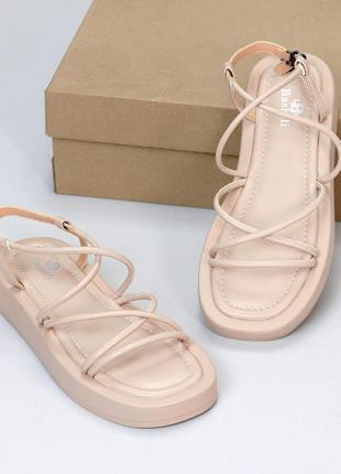 Бежеві модні жіночі босоніжки плетінка низький хід 20650