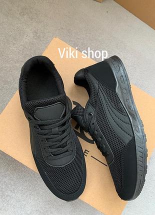 Літні кросівки