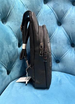 Кожаная мужская сумка слинг на одно плечо, черная нагрудная молодежная сумочка рюкзак на два отдела3 фото