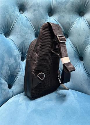 Нагрудная мужская кожаная сумка слинг на одно плечо, молодежная черная сумочка рюкзак бананка4 фото