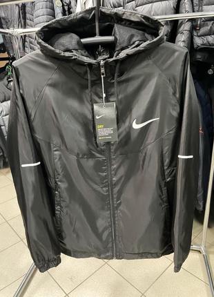 Вітровка nike