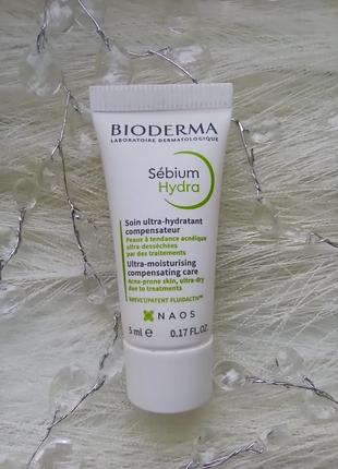 Собственноручно кованая роза в деревянной подарочной коробке