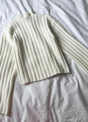М‘який молочний светр amisu