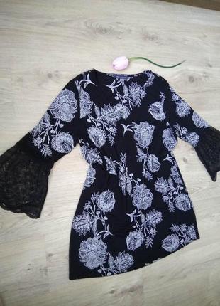 Трикотажная чёрная блуза m&s с кружевными 3/4 рукавами/вискоза/xl/принт белые цветы3 фото
