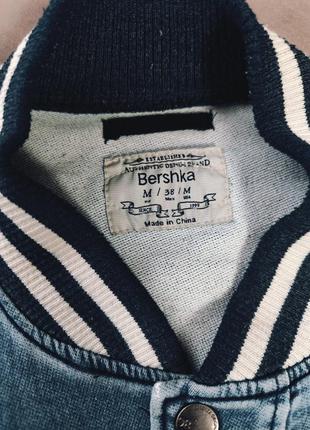 Джинсова куртка bershka denim
оригінал5 фото