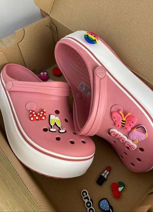 Женские кроксы на платформе crocs crocband platform clog light grey/rose серые