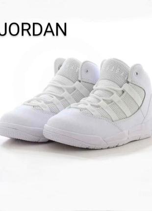 Хайтопи високі кросівки натуральна шкіра бренду jordan max aura  uk 8,5 eur 26
