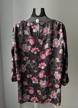 Блуза з квітами4 фото