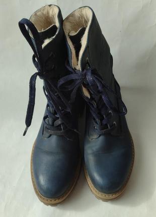 Чоботи 36
