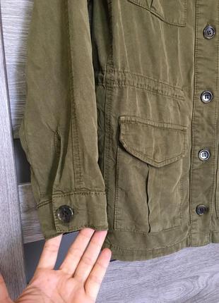 Удлиненная куртка ветровка на пуговицах topshop, стягивается по талии, 4 накладных кармана5 фото