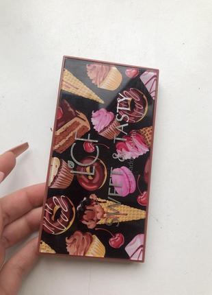 Палетка тіней lcf sweet and tasty нюдові теплі кольори2 фото
