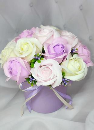 Букет квітів зі спіненого мила троянди в коробці на подарунок1 фото