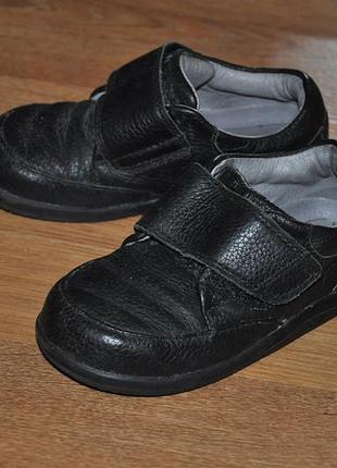 Туфлі для хлопчика stride rite р. 7,5 хороший стан