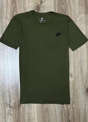 Футболка от фирмы the nike tee