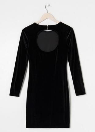 Ефектна оксамитова сукня чорного кольору з вирізом на спинці р. м9 фото